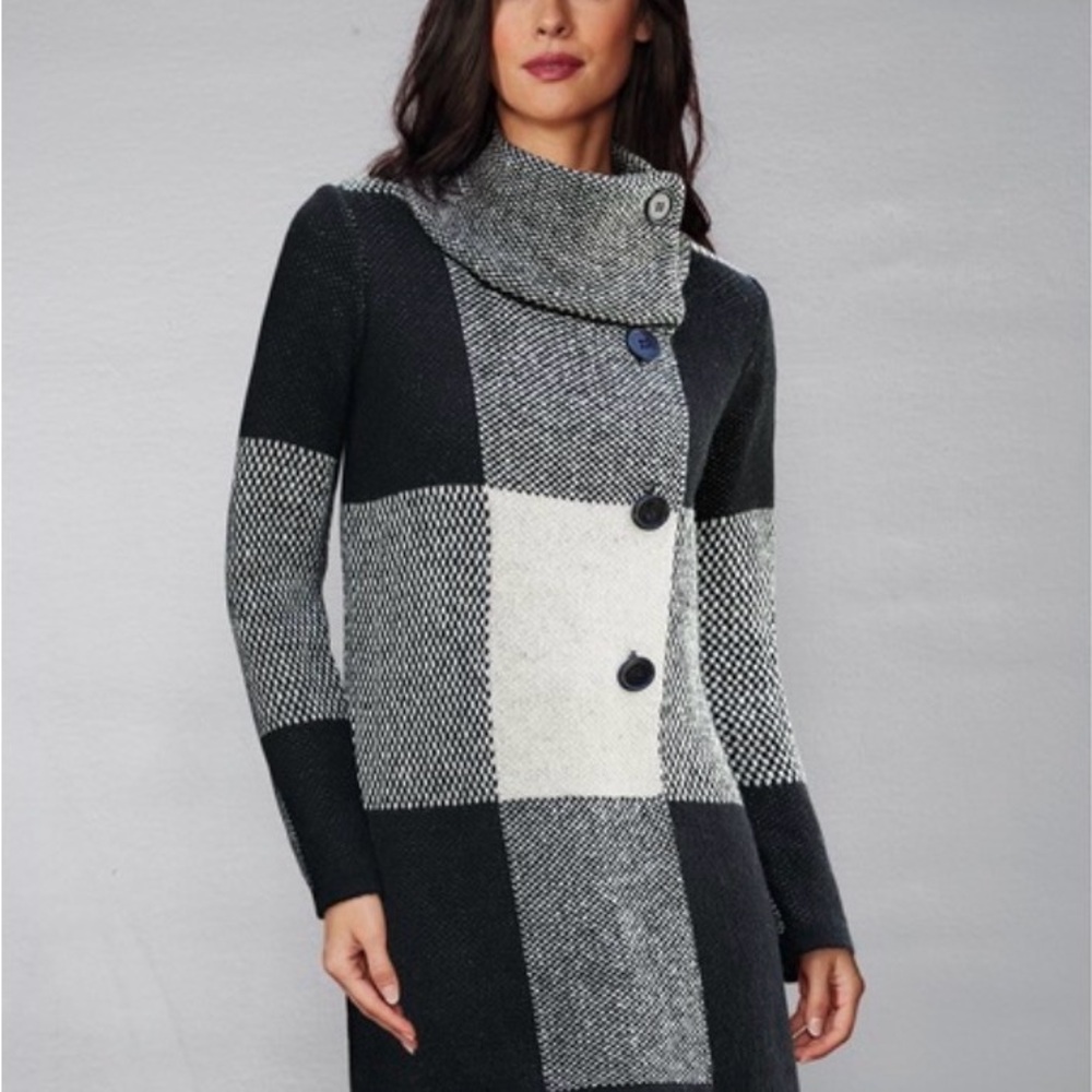 NWOT Monroe & Main Black and White Checkered Turtleneck Sweater
